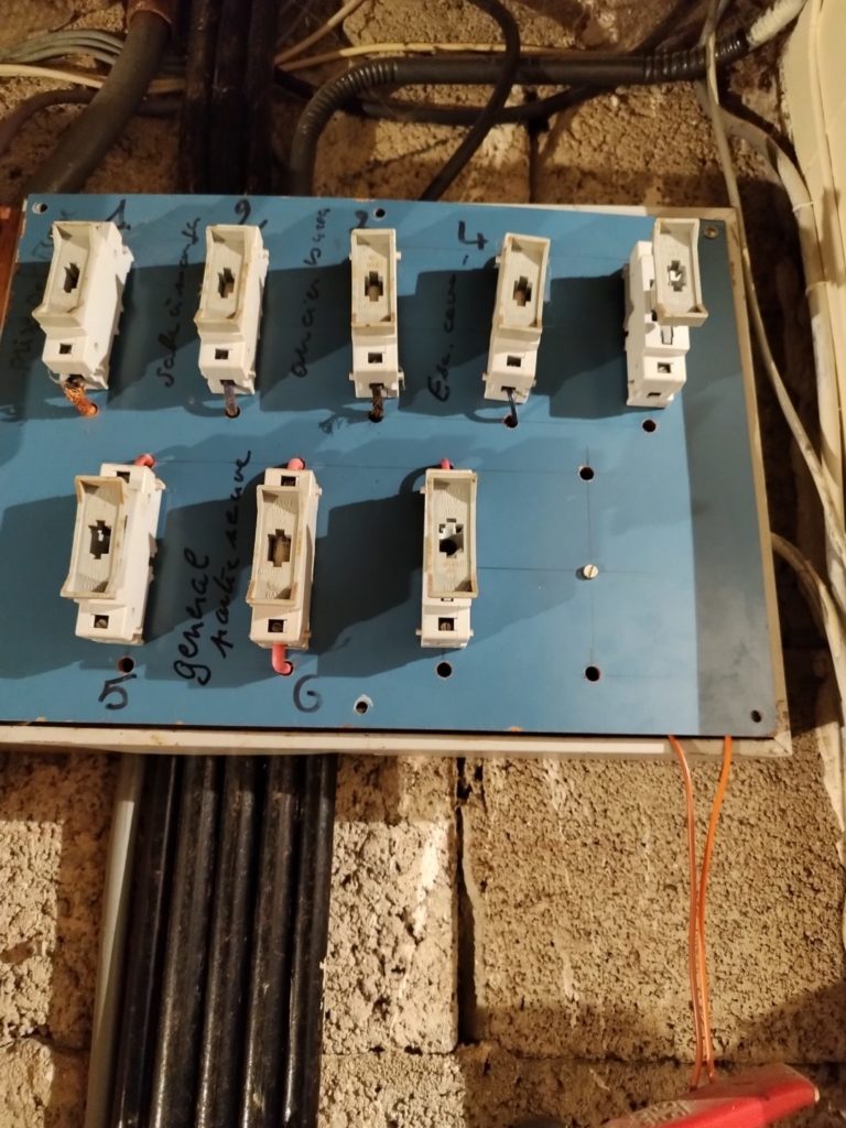 panne sur le plus ancien des tableaux - Dépannage 24H/24 - Brest Quimper